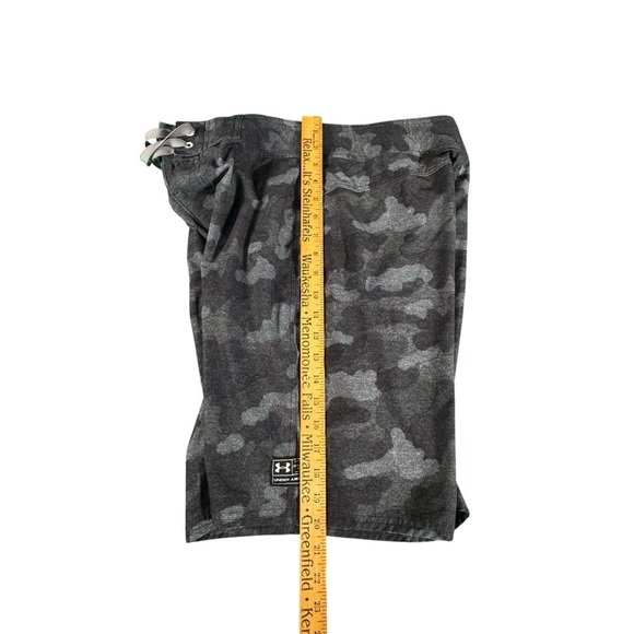 Under Armour HeatGear Camo Board Shorts Men's 32 Gray Swim Trunks Surf Loose Fit - Picture 6 of 11